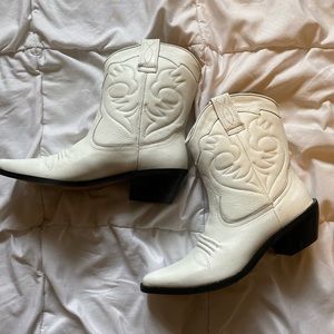 UO White Cowgirl Boots